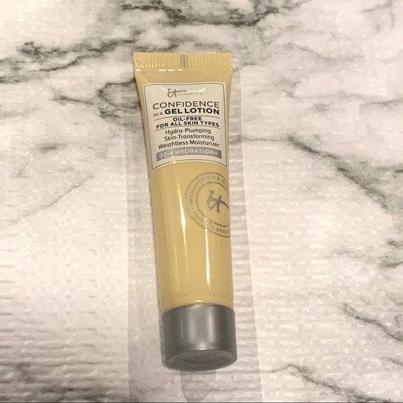 4/$25 IT Cosmetics Confidence in a Gel Lotion - Picture 2 of 6